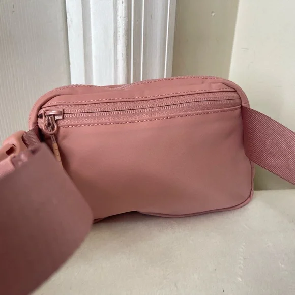 lululemon athletica Dusty Pink Crossbody Belt Bag - Picture 7 of 7